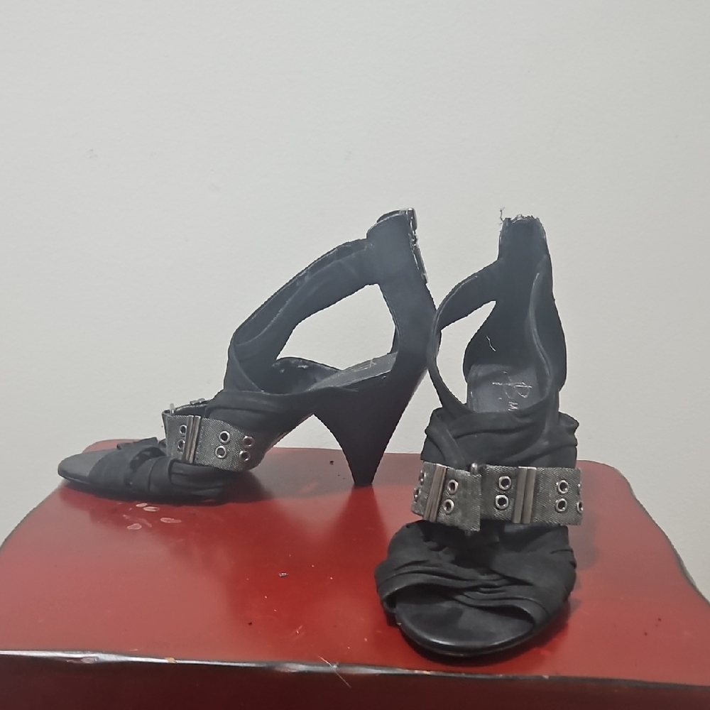Stylish Black Heeled Sandals